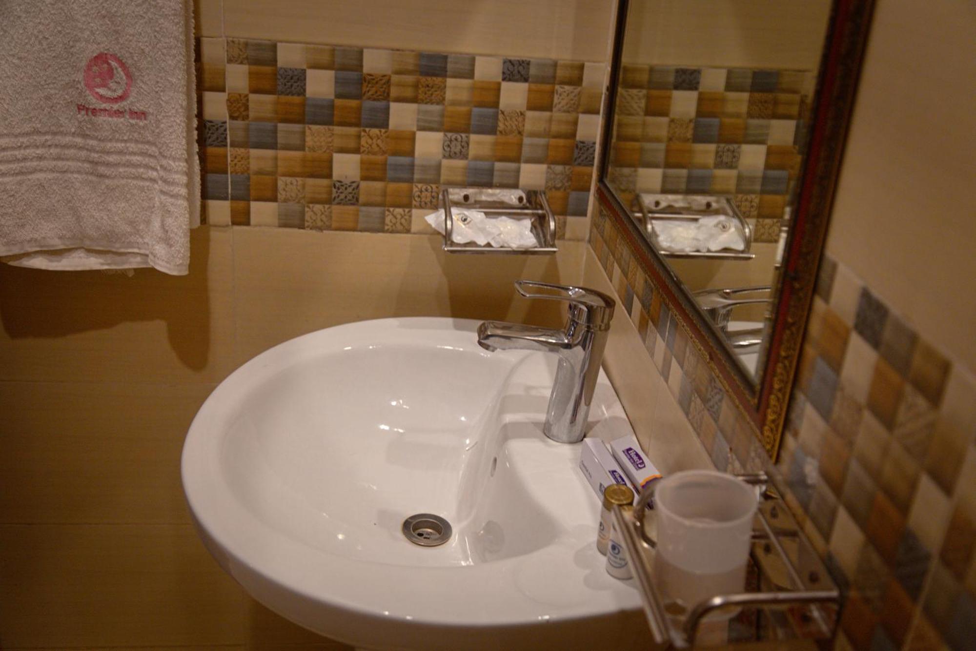 Premier Inn Johar Town לאהור מראה חיצוני תמונה